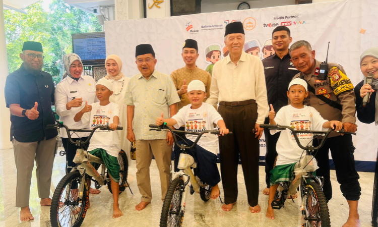 Masjid Nurul Hidayah Berkolaborasi dengan Bakrie Amanah: 100 Sepeda Diberikan dalam Acara Khitanan Untuk Negeri 2024