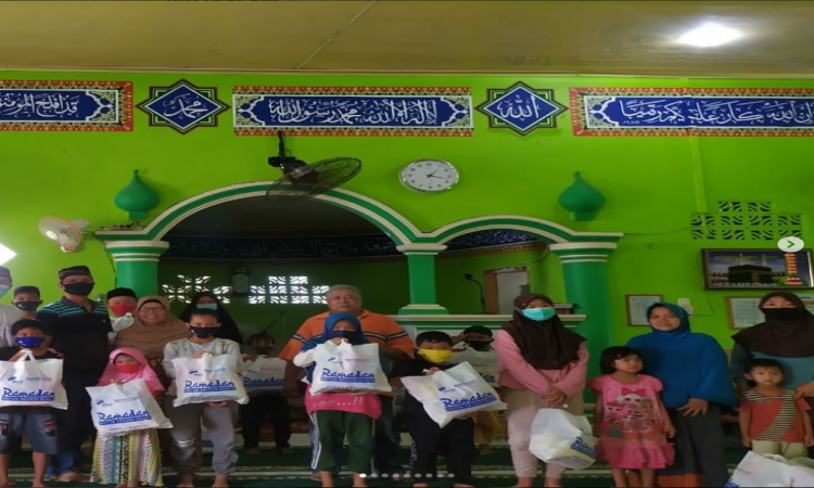 Bakrie Amanah salurkan Kado Lebaran Anak Negeri di Lahat