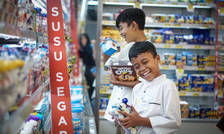 Sinergi Kebaikan untuk Senyum Anak Negeri: 480 Anak Yatim Dhuafa Belanja Bersama Bakrie Amanah