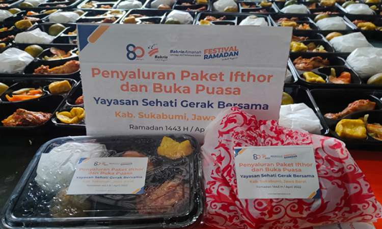 Kegiatan Ramadan Bakrie Amanah Penyaluran Paket Berbuka Puasa Di Cisaat Sukabumi