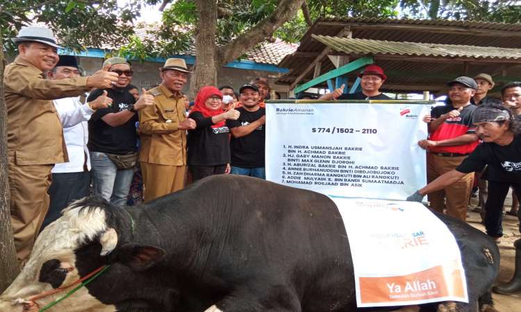Qurban Untuk Negeri, Bakrie Amanah Berqurban 11 Sapi di Ciasem Subang
