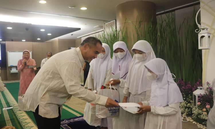 Buka Puasa Bersama Keluarga Besar PT. Multi Kontrol Nusantara Dan Pembagian Kado Bahagia Anak Negeri 