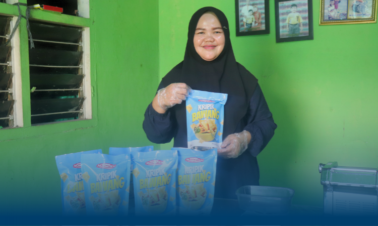 Kisah Ibu Tangguh, Sukses Membiayai Pendidikan Anaknya Lewat Usaha Keripik