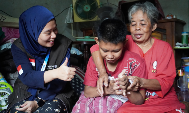 Penyaluran Bantuan Kesehatan untuk Ibu dan Anak Disabilitas di Matraman