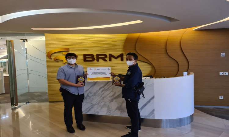 Serah Terima Program Tebar Al-Qur'an PT Bumi Resources Minerals Tbk Bekerjasama dengan Bakrie Amanah