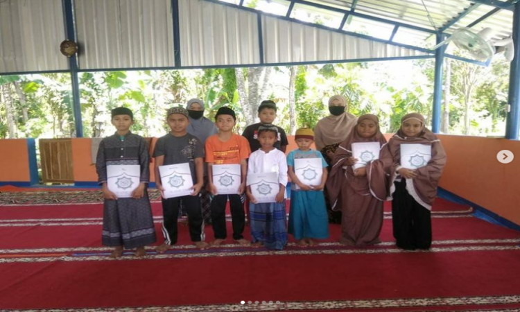 Anak – anak Dusun Tamao Bersemangat Mengaji di Madrasah Anak Al Bakrie