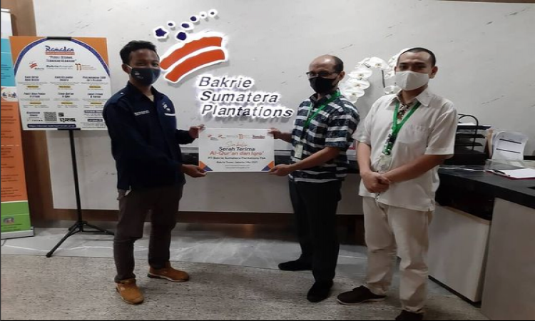 Program Tebar Alquran dan Iqro PT. Bakrie Sumatera Plantantions Tbk bersama Bakrie Amanah