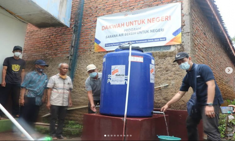 Penyaluran Sarana Air Bersih warga Kampung Kamasri, Desa Girijaya, Kec. Kersamanah, Kab. Garut