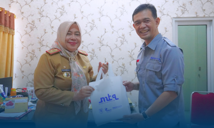 Serah Terima Cinderamata dari Kelompok Bakrie sebagai Dukungan untuk MTQ ke-51 Provinsi Lampung