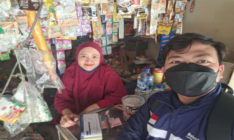 Kunjungan dan Monitoring Penerima Manfaat Program Warung Untuk Negeri di RW. 02 Kelurahan Pejuang