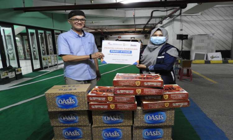 Berkah Ramadan, Bakrie Amanah Bagikan Paket Ifthor untuk Masjid di Kelompok Usaha Bakrie