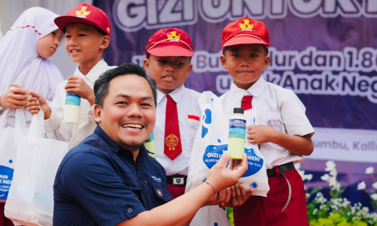 Sambut HUT Bakrie ke 83, Bakrie Amanah Bersama PT. Arutmin Indonesia Berbagi Gizi Untuk Anak Negeri 