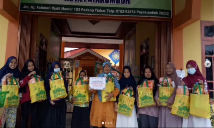 Kado Lebaran Anak Negeri di Panti Asuhan Aisyiyah Kota Payakumbuh, Sumatera Barat