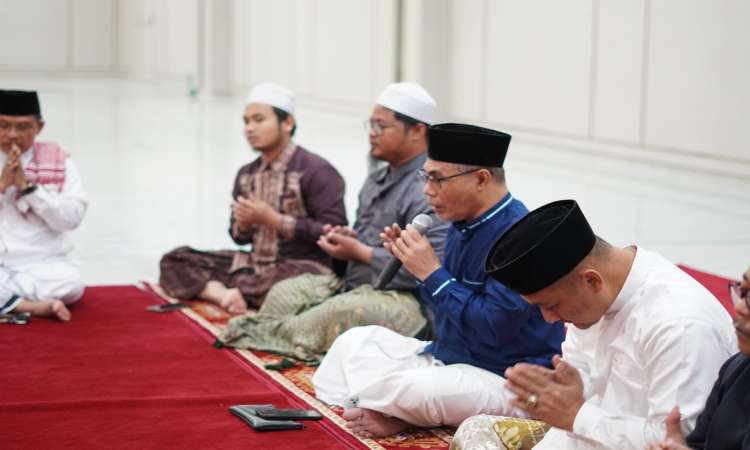 Masjid Raya Al Bakrie Lampung Gelar Kegiatan Ramadan: Doa Bersama, Berbagi, dan Ibadah