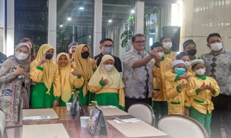 The Grove Suites Ajak Adik-adik Binaan Bakrie Amanah untuk Makan Malam Bersama