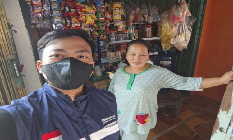 Kunjungan dan Monitoring Penerima Manfaat Program Warung Untuk Negeri di RW. 03 Kelurahan Pejuang