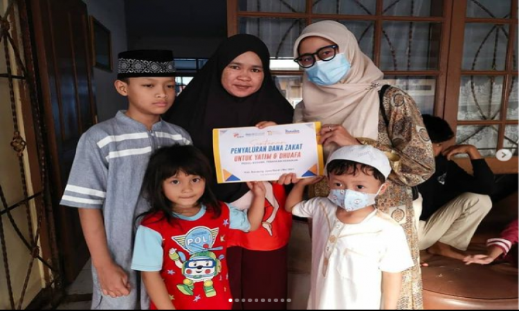 Bakrie Amanah Salurkan Kado Lebaran Untuk Anak Yatim Di Kab. Bandung