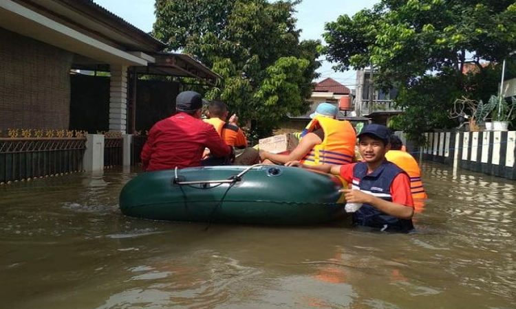 Penyaluran Makanan Siap Saji di Wilayah Jatiasih