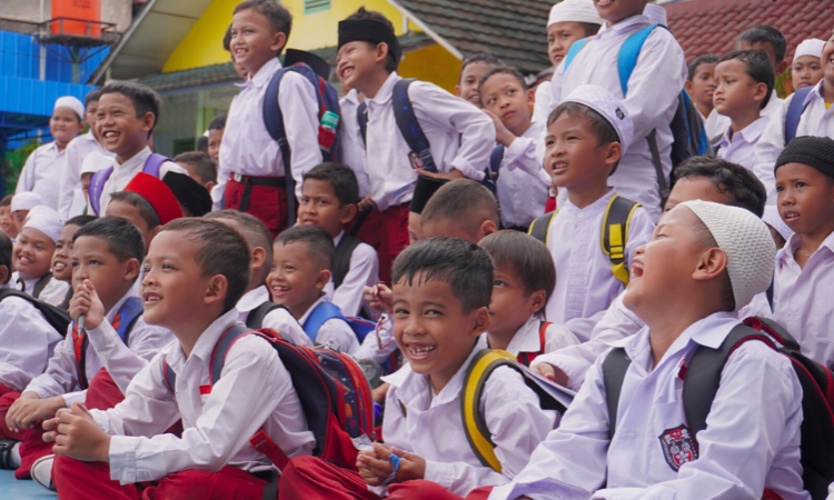 Sambut Isra Mikraj &amp; HUT 82 Tahun Kelompok Usaha Bakrie, Bakrie Amanah Adakan Kelas Inspirasi di SDN 05 Manggarai
