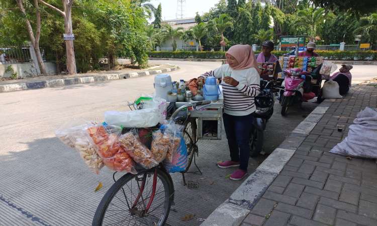 Kunjungan dan Monitoring Penerima Manfaat Program Warung Untuk Negeri: Ikhtiar Raih Pahala Jumat Berkah ala Ibu Parinah