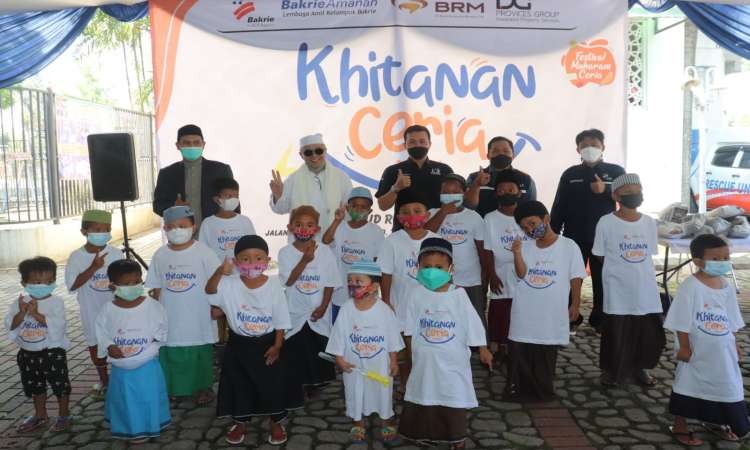 Program Festival Muharam Ceria 1443 H Bakrie Amanah Selenggarakan Khitanan 500 Anak Negeri 
