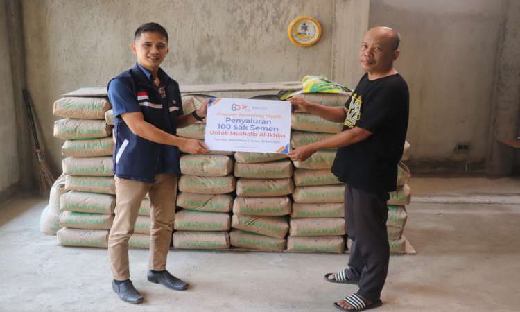 Distribusi Bahan Bangunan untuk Pembangunan Musolah Al-Ikhlas