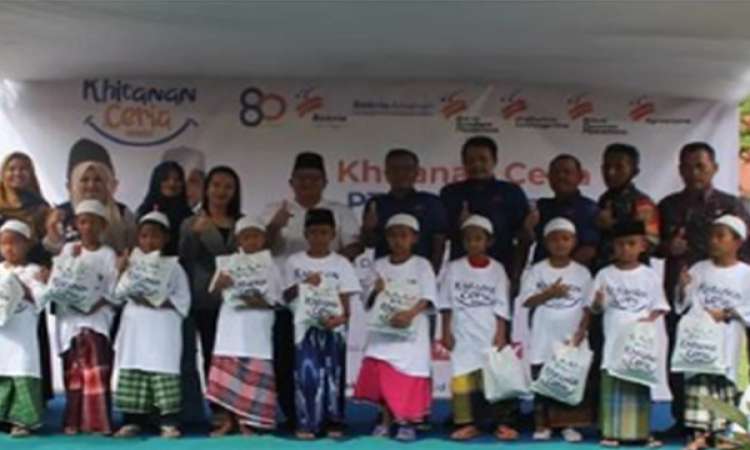 Tuntas, Khitanan Ceria Bakrie Amanah Di Akhiri Di Desa Talang Makmur PT Agrowiyana