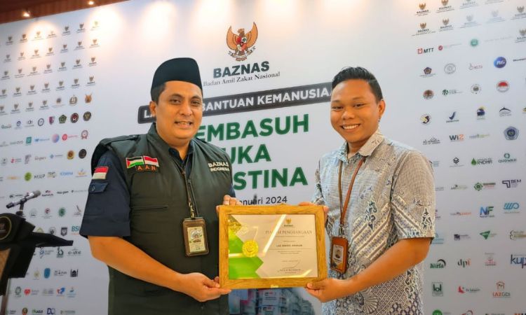 Penghargaan Kolaborasi Kebaikan dari BAZNAS RI kepada Bakrie Amanah dalam Program “Membasuh Luka Palestina”