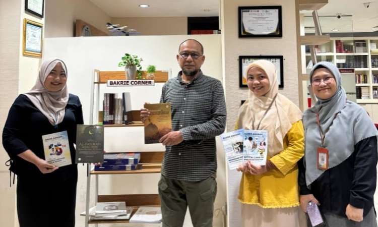 Tambahkan Jejak Kebaikan, Bakrie Amanah Serahkan Buku dan Newsletter ke Bakrie Corner Universitas Bakrie