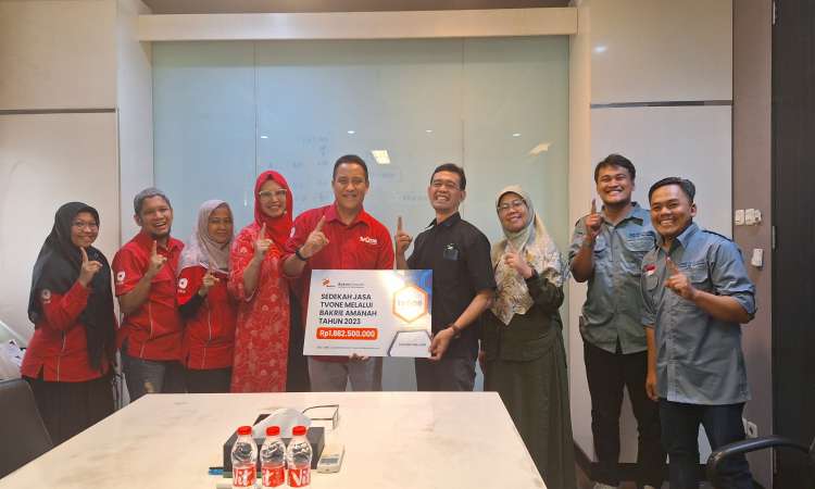 Serah Terima Sedekah Jasa tvOne melalui Bakrie Amanah
