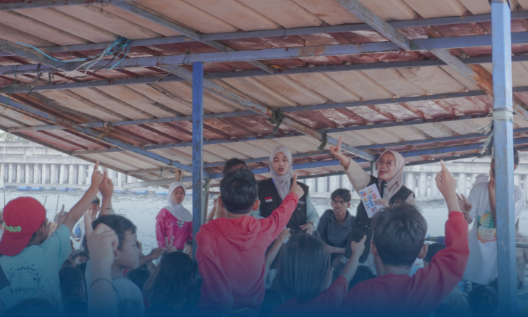 Bahagiakan Anak Negeri, Bakrie Amanah Gelar Kegiatan Sosial di Taman Anak Pesisir Pelabuhan Kalibaru
