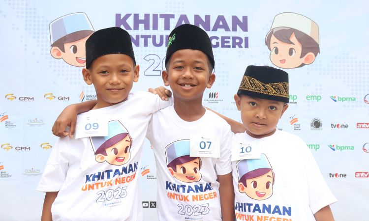 Bakrie Amanah Gelar Acara Khitanan Untuk Negeri Bersama PT Air Muring di Bengkulu