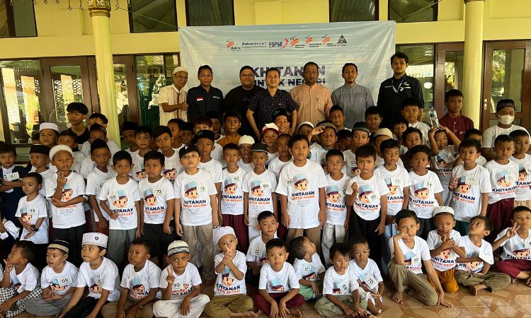 100 Anak Meriahkan Program Charity Khitanan Untuk Negeri Bakrie Amanah di PT Bakrie Pipe Industries